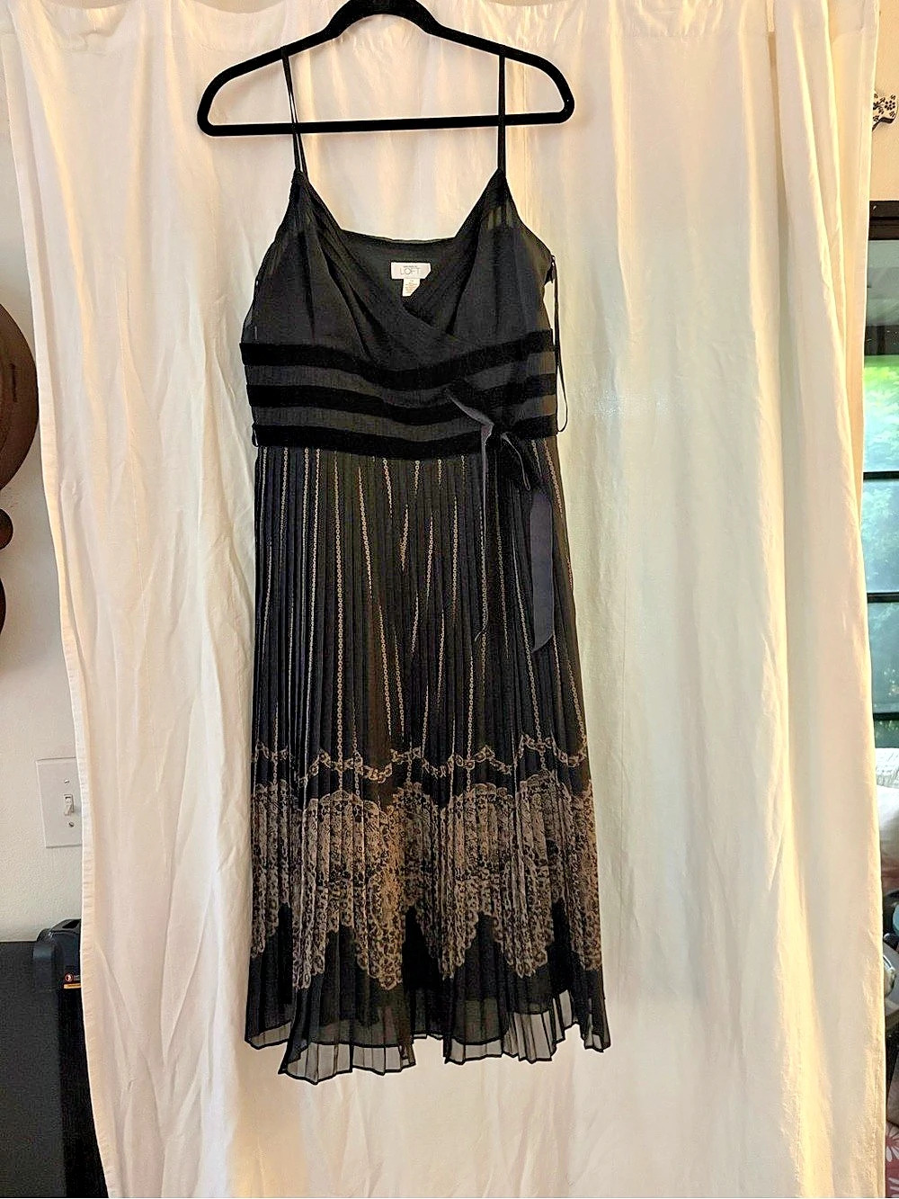 LOFT black/Tan Pleated Midi Dress Size 14 Like New